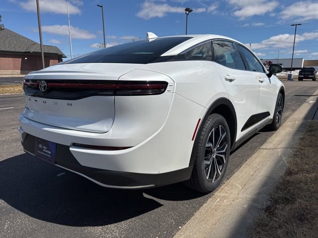 Used 2024 Toyota Crown XLE image 5