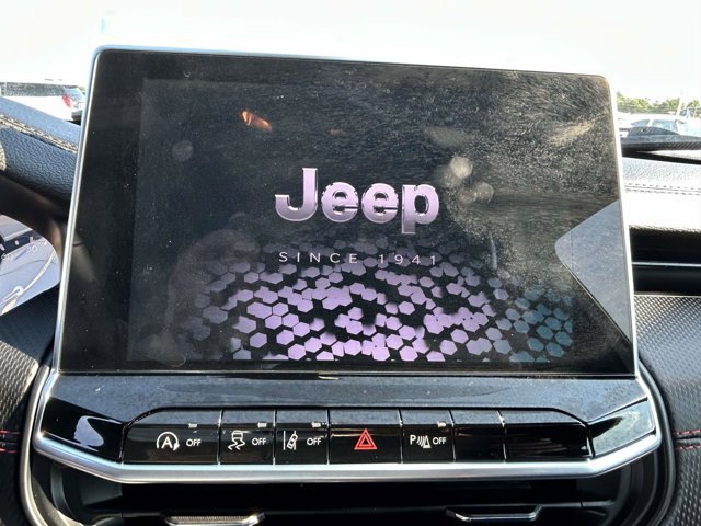 Used 2026 Jeep Compass Trailhawk AWD/4WD image 21