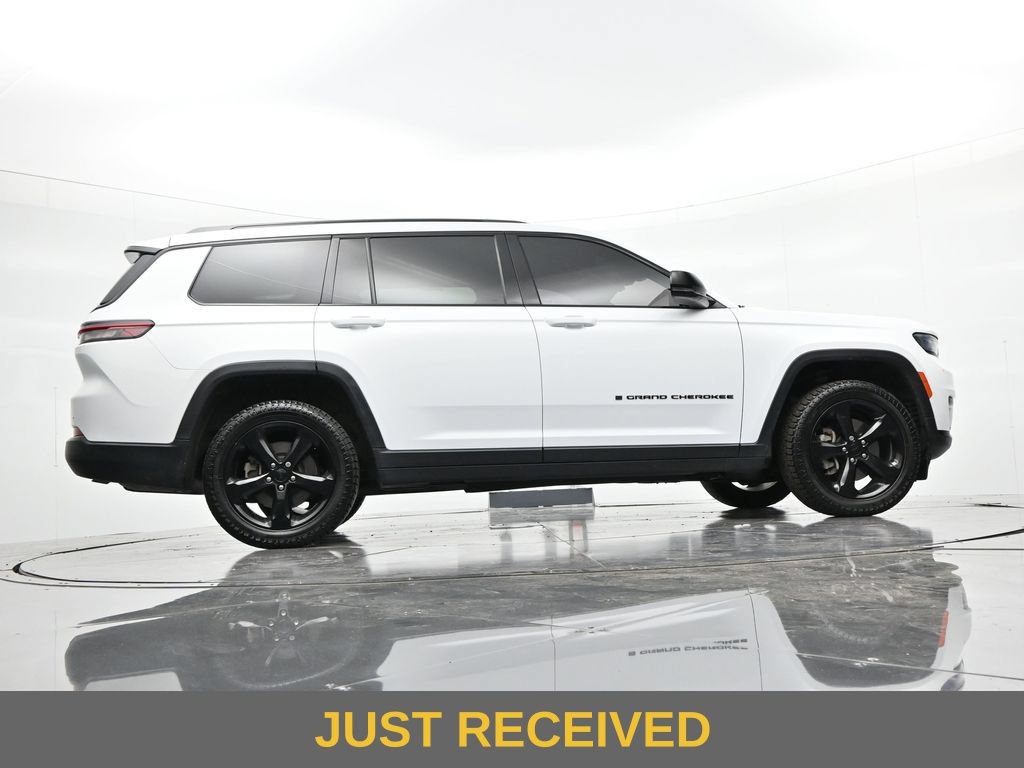 Used 2023 Jeep Grand Cherokee L Laredo AWD/4WD image 31