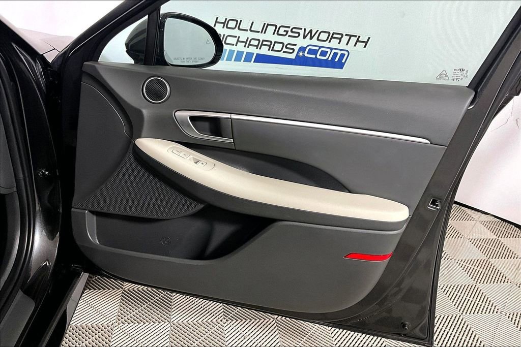 Used 2025 Hyundai Sonata SEL FWD image 19