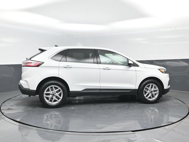 Certified 2024 Ford Edge SEL w/ Convenience Package AWD/4WD image 3