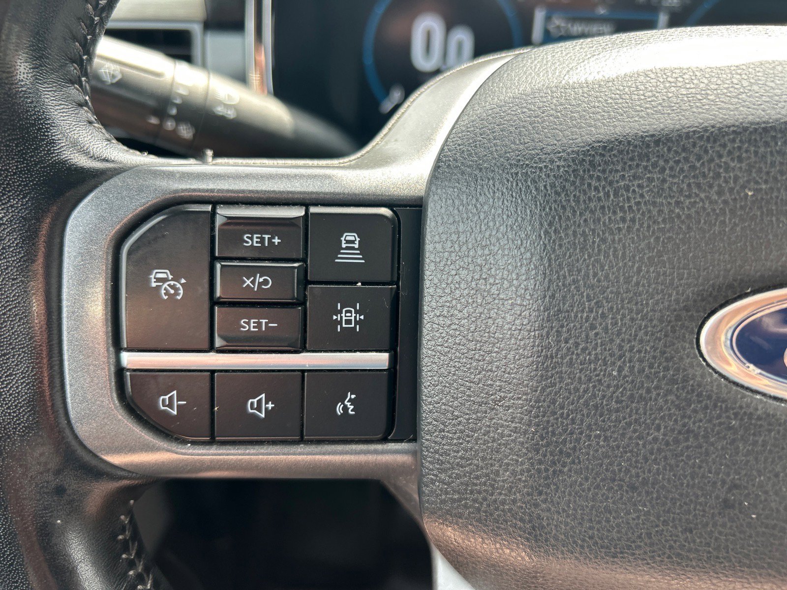 Certified 2023 Ford F150 Lariat w/ Equipment Group 502A High image 25