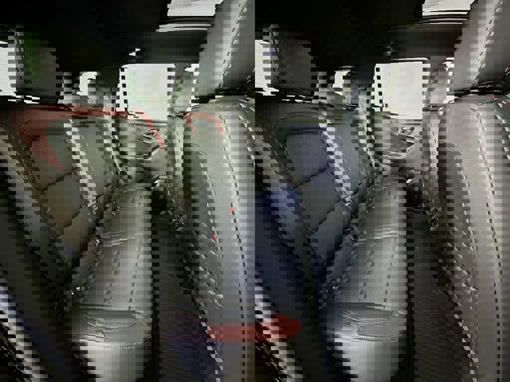 Used 2025 Chevrolet Equinox RS w/ Safety and Technology Package image 32