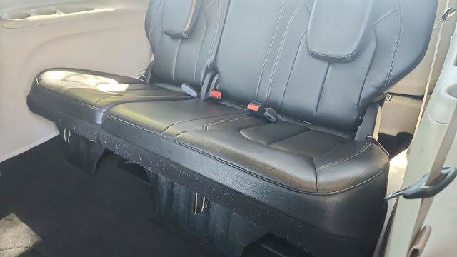 Used 2022 Chrysler Pacifica Touring-L FWD image 29