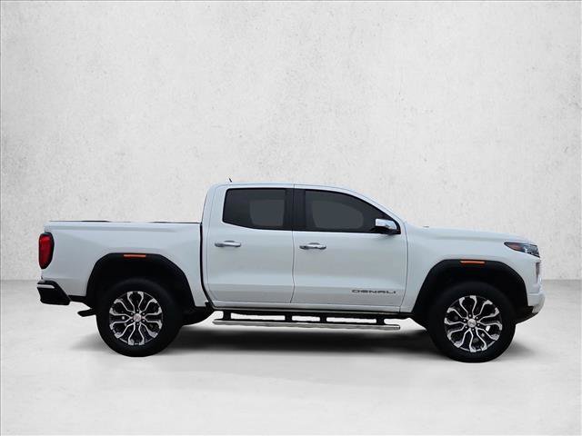 Used 2025 GMC Canyon Denali AWD/4WD image 4