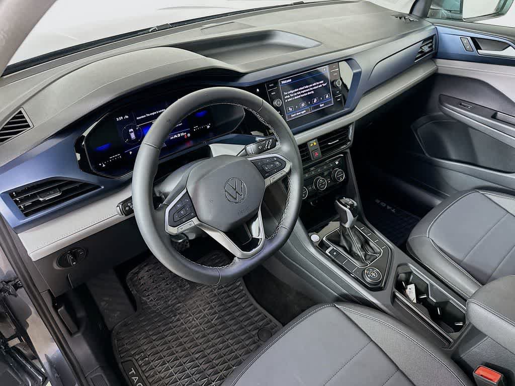 Used 2024 Volkswagen Taos SE w/ Panoramic Sunroof Package AWD/4WD image 2