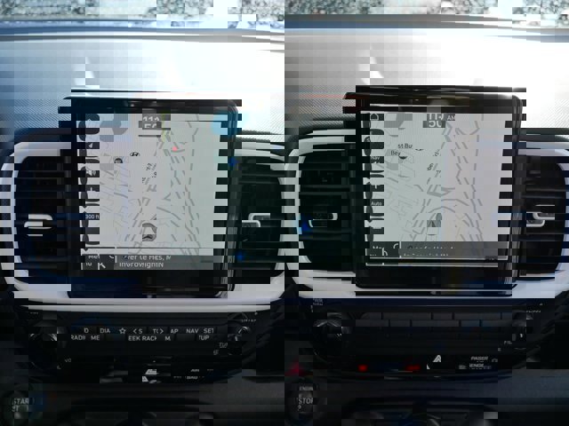 Used 2024 Hyundai Venue Limited image 30