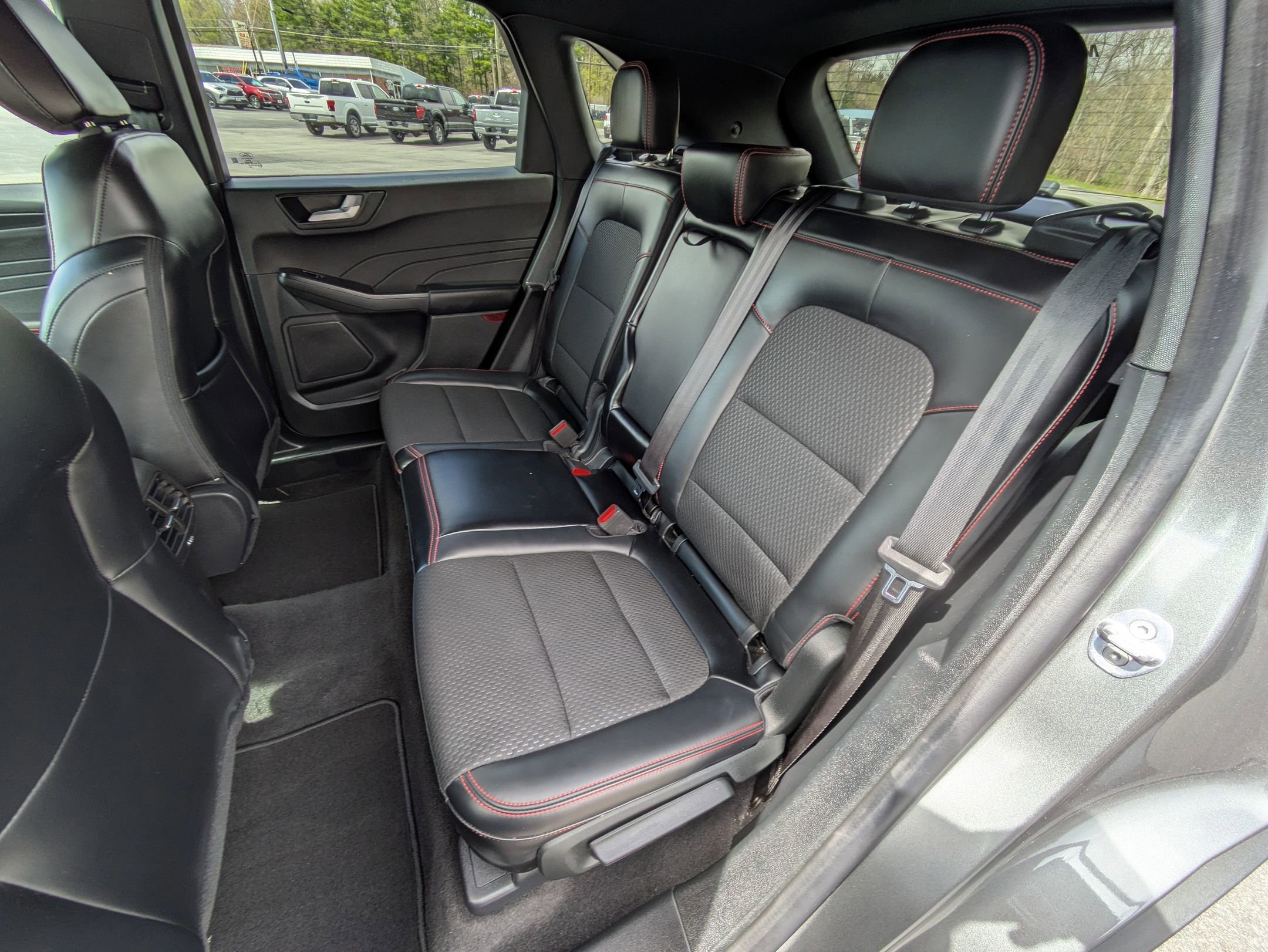 Certified 2025 Ford Escape ST-Line Select AWD/4WD image 17