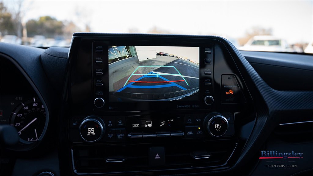 Used 2022 Toyota Highlander XSE image 16