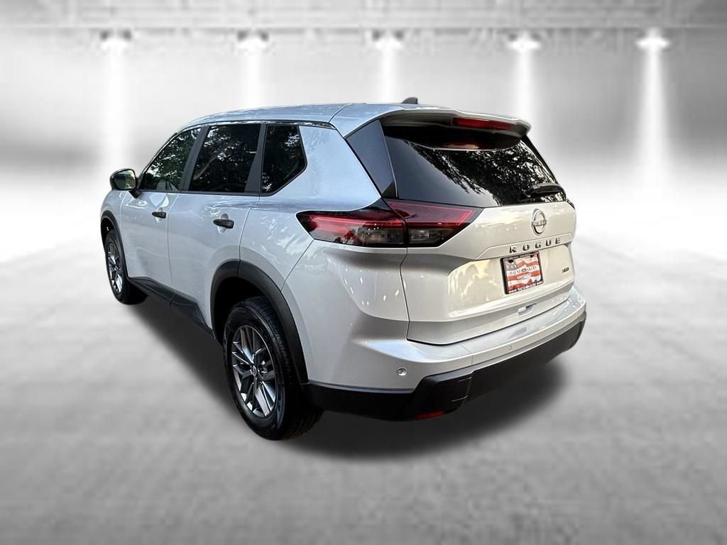 Used 2024 Nissan Rogue S AWD/4WD image 7