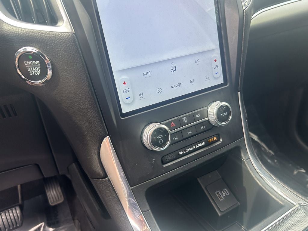 Certified 2024 Ford Edge Titanium AWD/4WD image 27