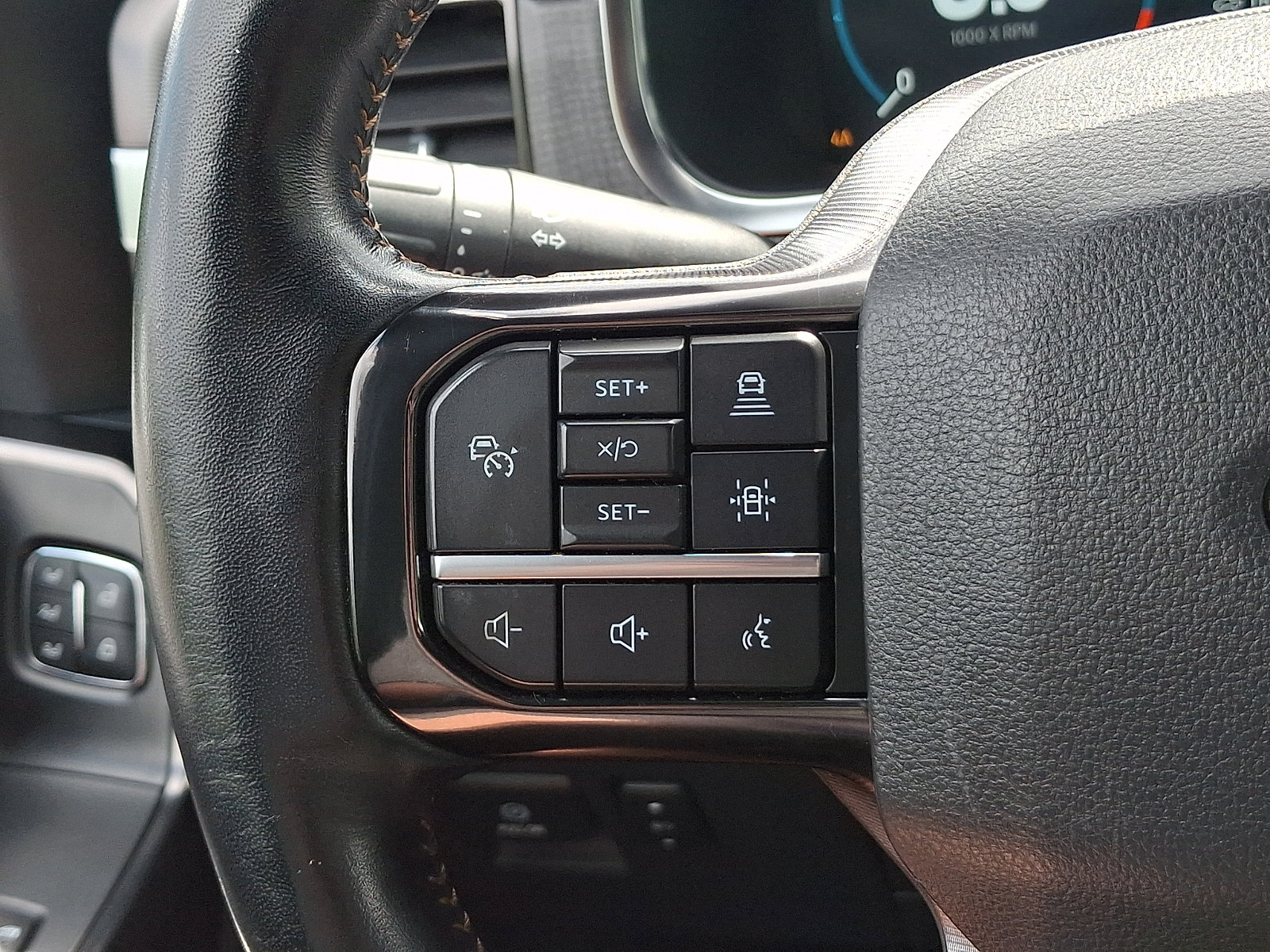 Certified 2023 Ford F150 Platinum AWD/4WD image 22