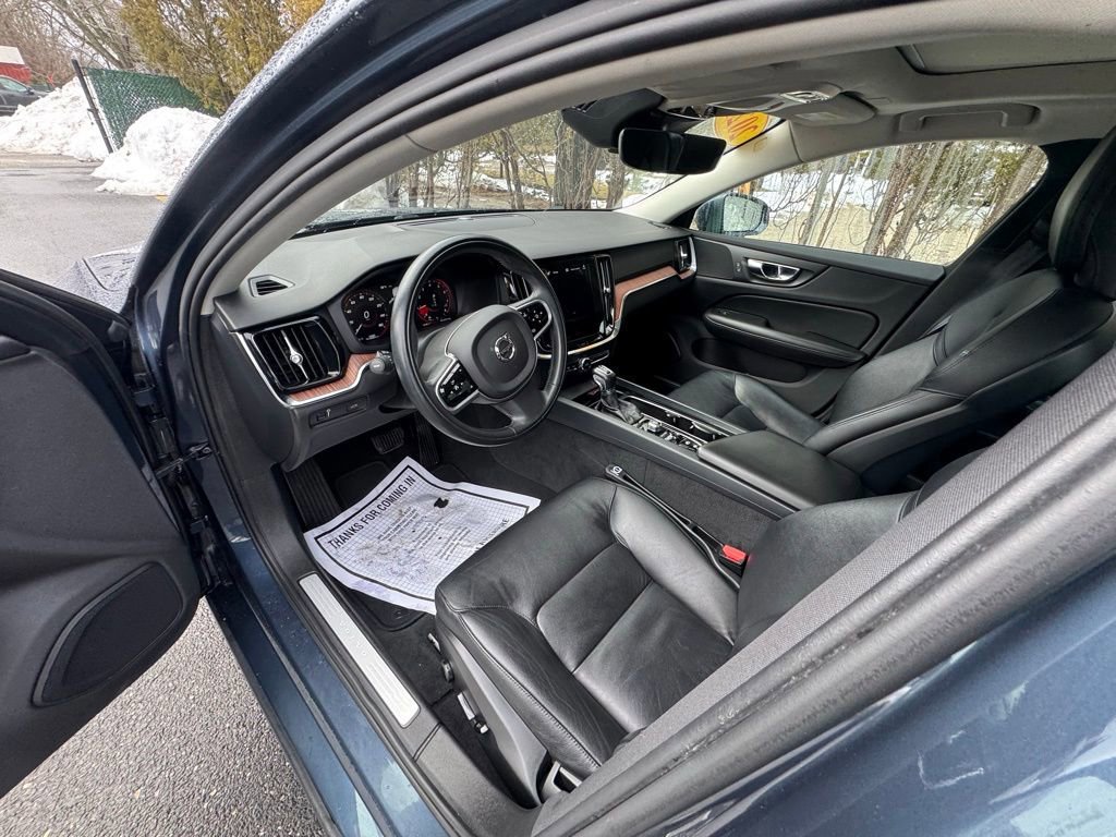 Used 2021 Volvo S60 T5 Momentum image 13