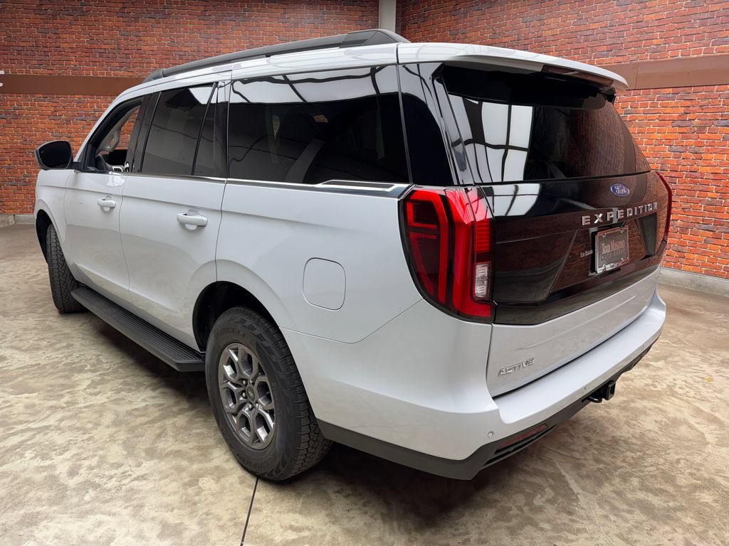 Certified 2025 Ford Expedition Active AWD/4WD video 2