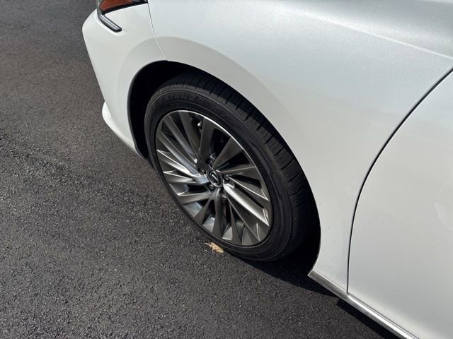 Used 2022 Lexus ES 350 Ultra Luxury FWD image 4