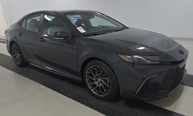 Used 2025 Toyota Camry SE FWD image 2