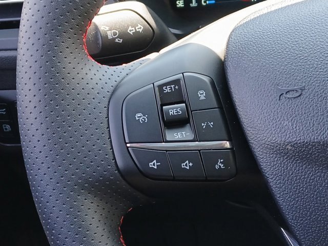 Certified 2025 Ford Escape ST-Line Select w/ Tech Pack #2 AWD/4WD image 9
