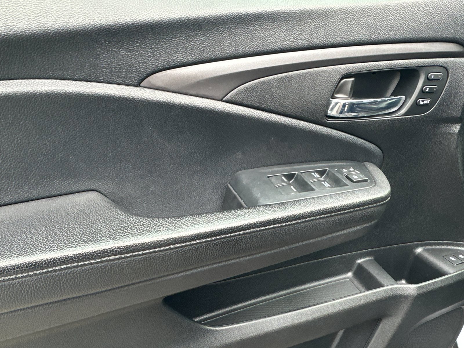 Used 2022 Honda Pilot EX-L image 11