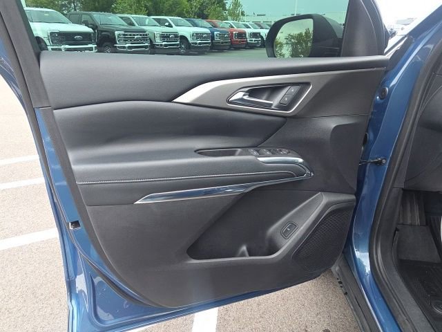 Used 2024 Chevrolet Traverse LT w/ LPO, Floor Liner Package FWD image 25