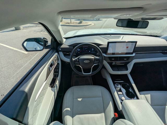 Certified 2025 Ford Explorer Platinum w/ Ultimate Package image 33