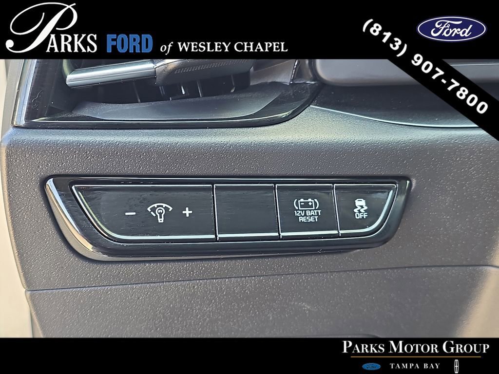 Used 2023 Kia Niro LX image 25