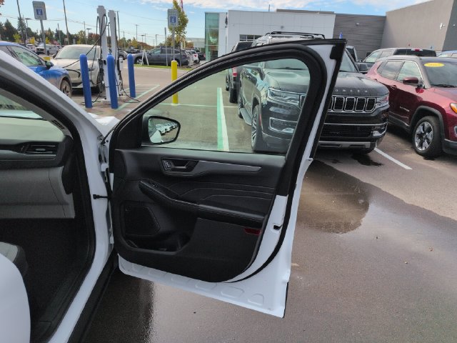 Certified 2024 Ford Escape Active AWD/4WD image 14