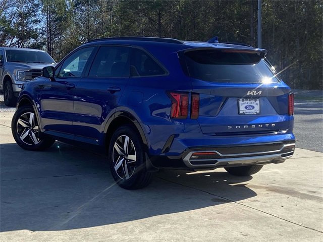 Used 2022 Kia Sorento S w/ Panoramic Sunroof Package image 3