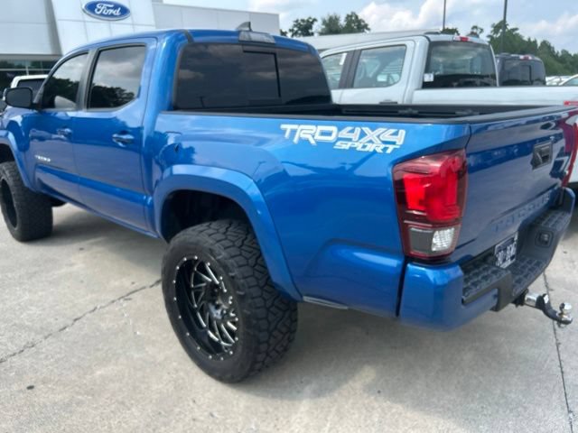 Used 2018 Toyota Tacoma TRD Sport AWD/4WD image 18