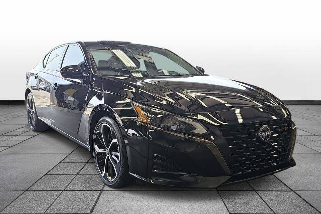 Used 2023 Nissan Altima 2.5 SR FWD image 3