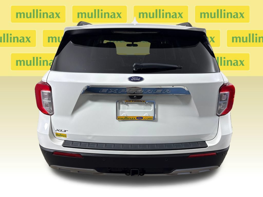 Certified 2023 Ford Explorer XLT w/ Equipment Group 202A RWD image 9