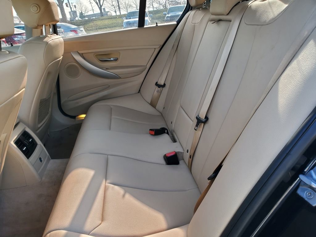 Used 2016 BMW 320i Sedan image 8