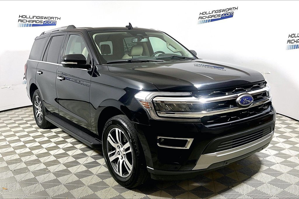 Certified 2024 Ford Expedition Limited RWD image 3