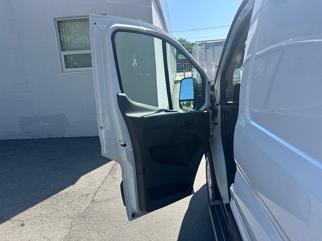 Certified 2025 Ford Transit 250 Low Roof w/ Exterior Upgrade Package RWD image 12