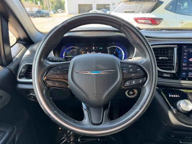 Used 2020 Chrysler Pacifica Limited w/ Advanced Safetytec Group FWD image 31