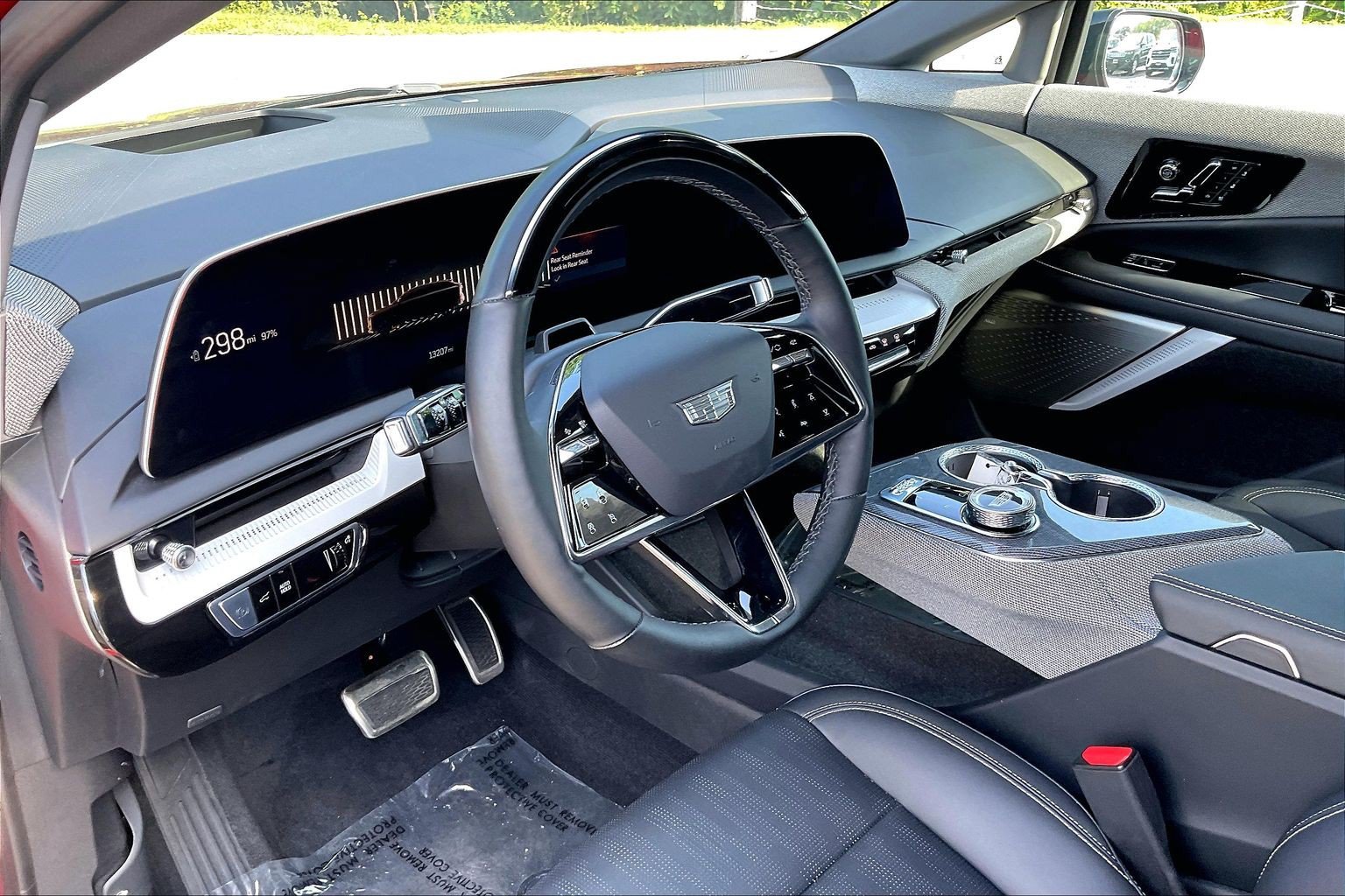 Used 2025 Cadillac Optiq Sport 2 w/ LPO, Floor Liner Package AWD/4WD image 13
