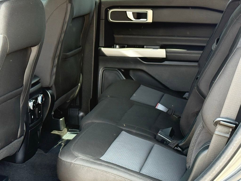 Certified 2023 Ford Explorer XLT RWD image 8