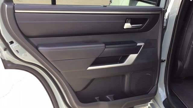 Used 2025 Toyota Sequoia Platinum image 15