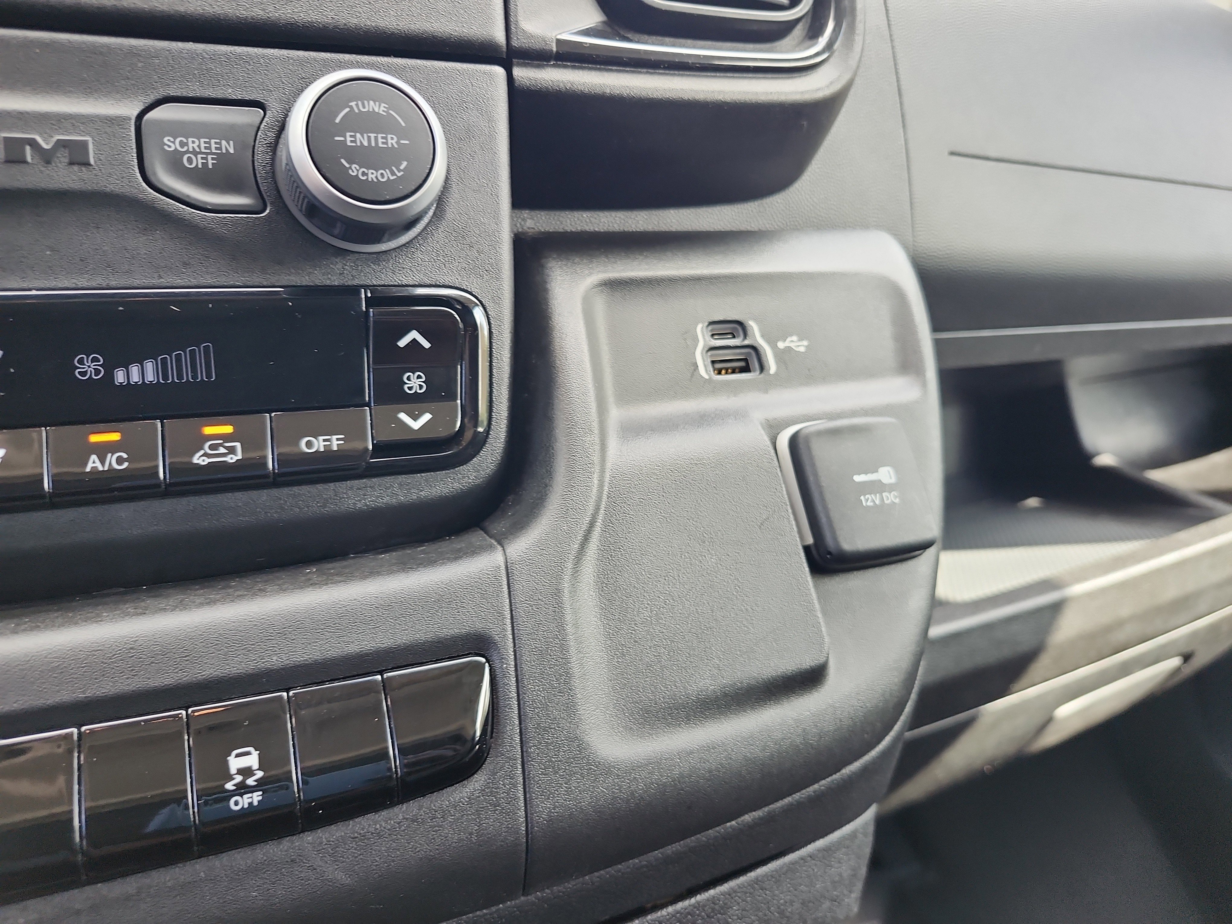Used 2025 RAM ProMaster 2500 w/ Convenience Group FWD image 28