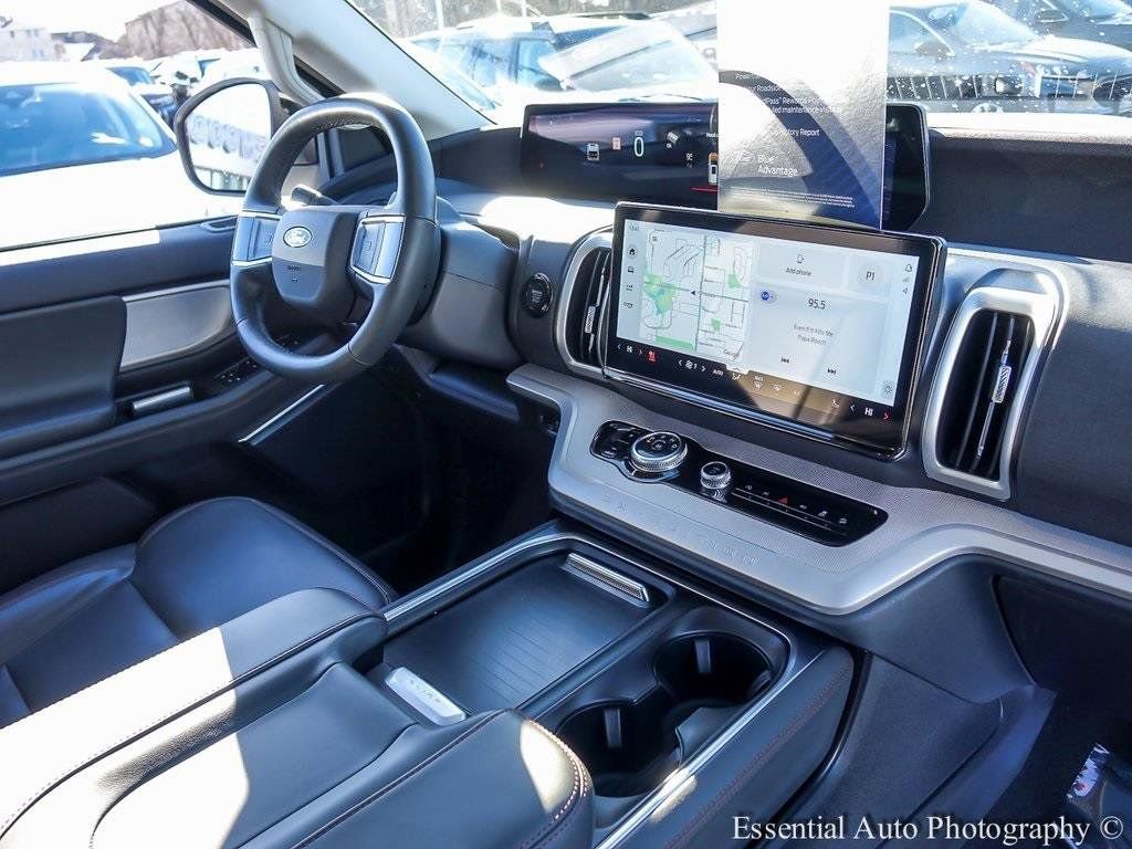 Certified 2025 Ford Expedition Active AWD/4WD image 29