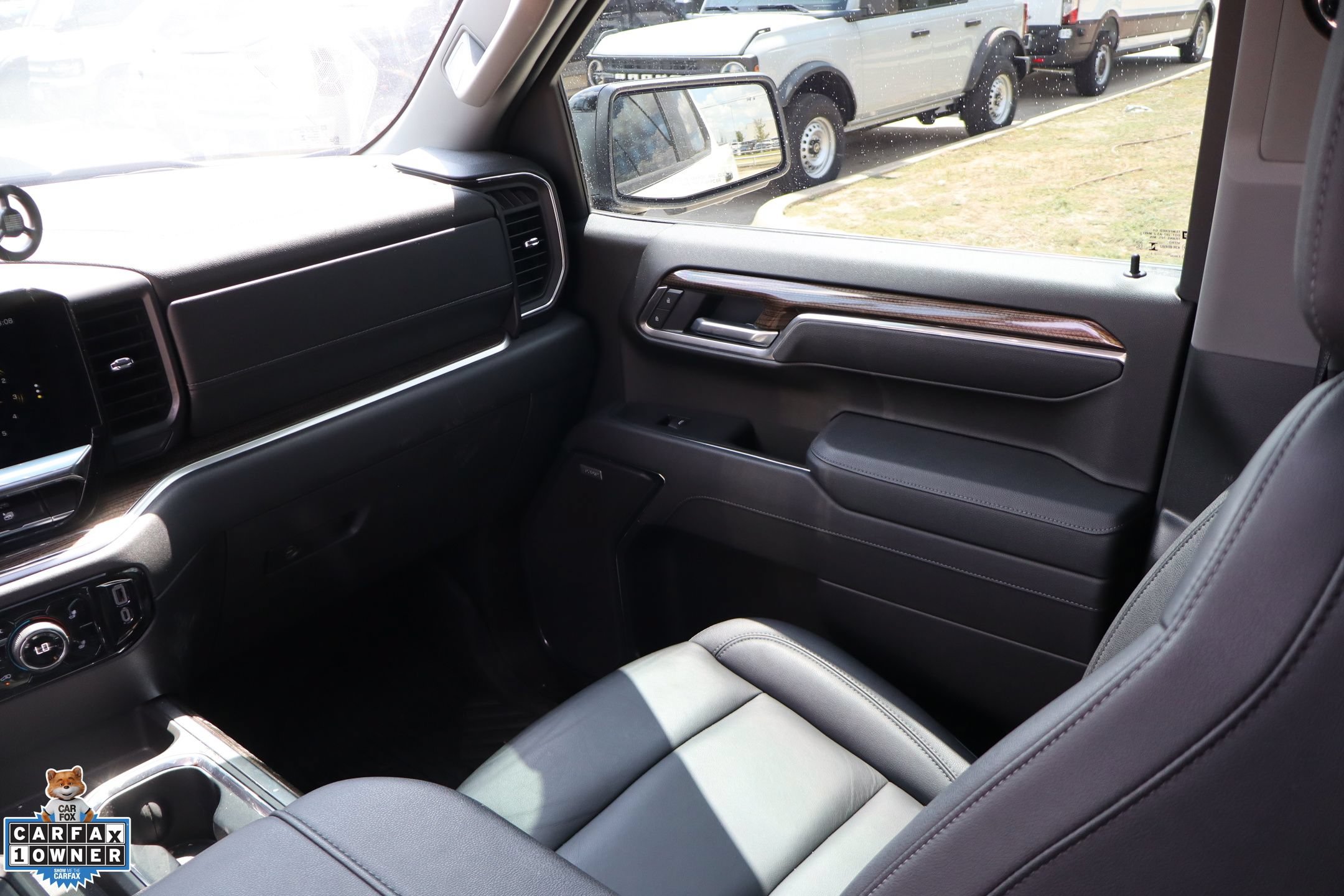 Used 2025 Chevrolet Silverado 1500 LT Trail Boss w/ LT Trail Boss Premium Package AWD/4WD image 24
