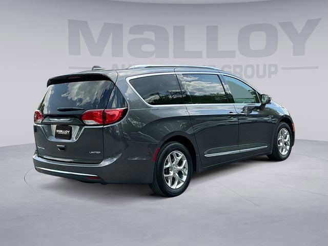 Used 2017 Chrysler Pacifica Limited FWD image 5