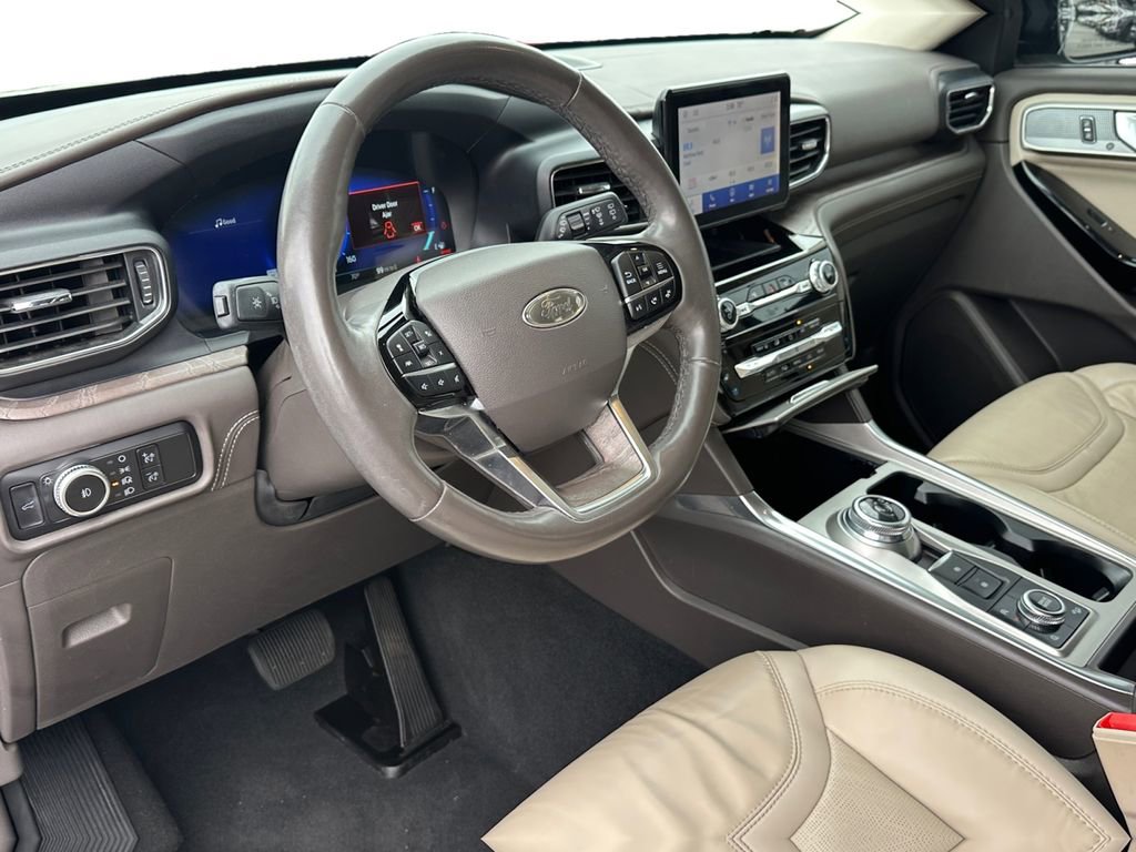 Certified 2023 Ford Explorer Platinum w/ Equipment Group 601A AWD/4WD image 13