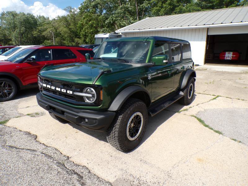 Certified 2025 Ford Bronco Outer Banks w/ Sasquatch Package AWD/4WD image 2
