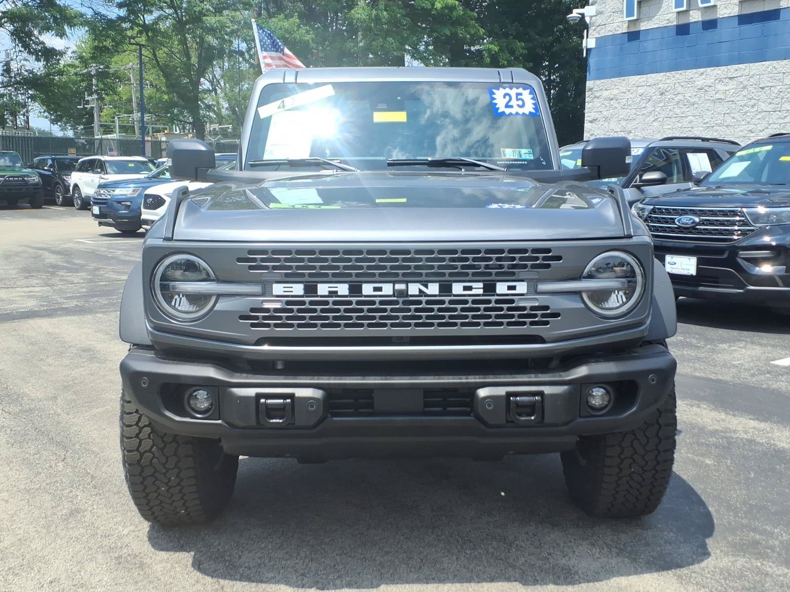 Certified 2025 Ford Bronco Badlands AWD/4WD image 9