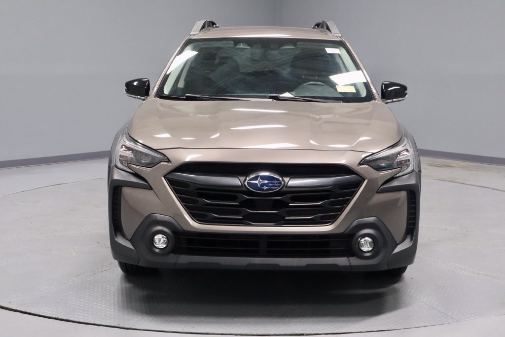 Used 2023 Subaru Outback Premium AWD/4WD image 7