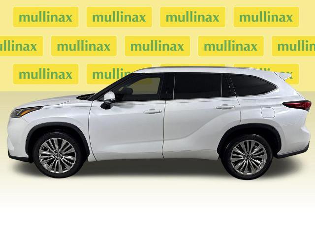 Used 2023 Toyota Highlander Platinum image 5