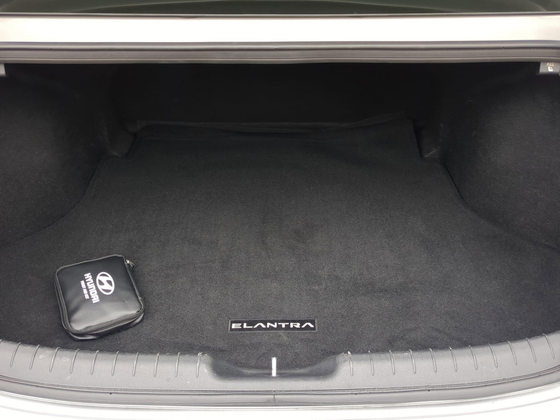 Used 2023 Hyundai Elantra SEL w/ Cargo Package image 38