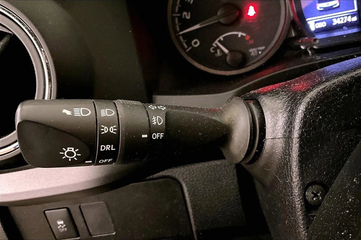 Used 2020 Toyota Tacoma TRD Off-Road w/ Blackout Package image 30