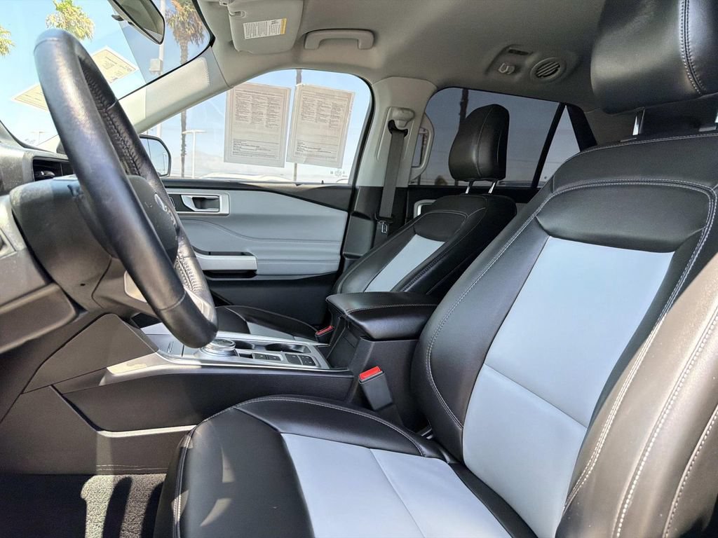 Certified 2023 Ford Explorer XLT w/ Equipment Group 202A RWD image 22
