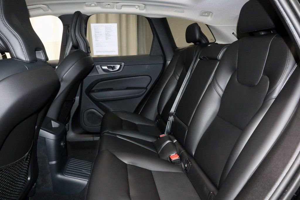 Used 2024 Volvo XC60 T8 Core image 21